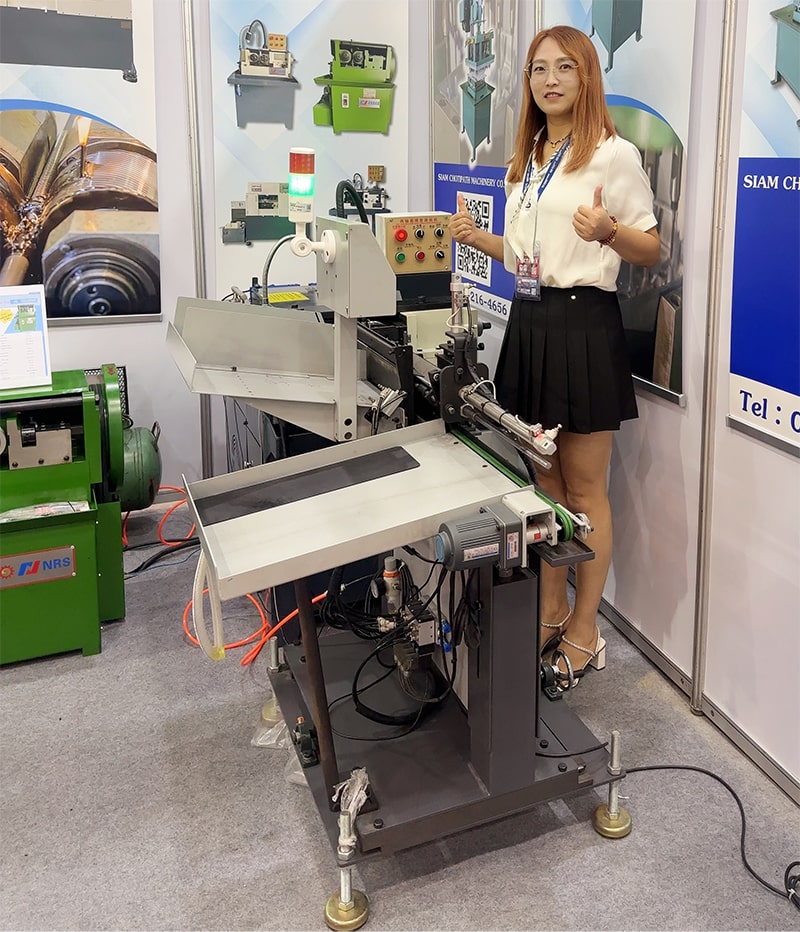 Máquina rodante de subprocesos en la Exposición de la Industria de Tailandia 2025